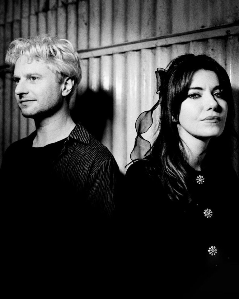 Blood Red Shoes — muziek in Nuenen